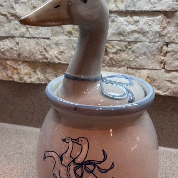 Gaggle of Geese LRG Pot Belly Canister and DUCK HEAD lid by LOUISVILLE stoneware - Picture 11 of 16